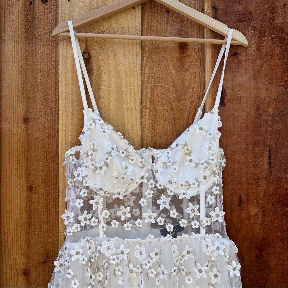 White and Sheer 3D Tulle Floral Applique Bustier Midi Dress 🌿 - Picture 5 of 13